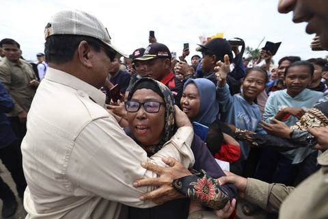 Prabowo kunjungi tambak ikan nila salin di Karawang, Senin (2/12/2024). Foto: Dok. Tim Prabowo Subianto