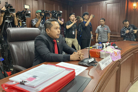 Anggota DPR RI Fraksi PDIP, Yulius Setiarto, menghadiri sidang etik Mahkamah Kehormatan Dewan (MKD) DPR RI, Jakarta Pusat, Selasa (3/12/2024). Foto: Alya Zahra/Kumparan