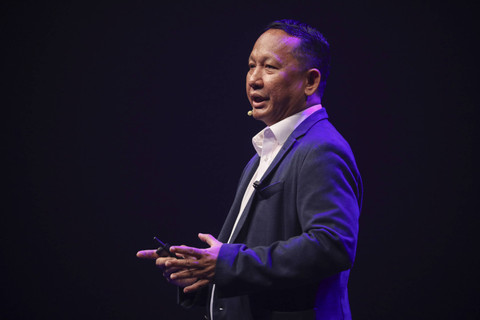 CCO Lintasarta Gidion Suranta Barus menyampaikan paparannya saat menghadiri AI for Indonesia by kumparan di Djakarta Theater, Jakarta, Rabu (4/12/2024). Foto: Aditia Noviansyah/kumparan