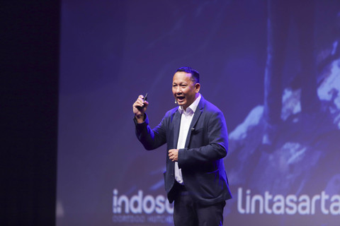 CCO Lintasarta Gidion Suranta Barus menyampaikan paparannya saat menghadiri AI for Indonesia by kumparan di Djakarta Theater, Jakarta, Rabu (4/12/2024). Foto: Iqbal Firdaus/kumparan