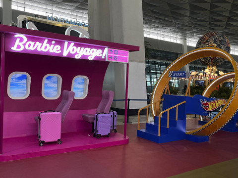 Toys Kingdom berkolaborasi dengan InJourney hadirkan Christmas Play-Experience di Terminal 3 Bandara Soekarno-Hatta Tangerang. Foto: Nabila Fatiara/kumparan