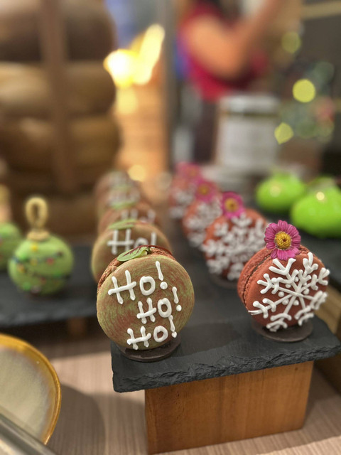 Aneka hidangan untuk buffet makan malam Natal di hotel DoubleTree by Hilton Jakarta Bintaro Jaya. Foto: Caroline Pramantie/kumparan