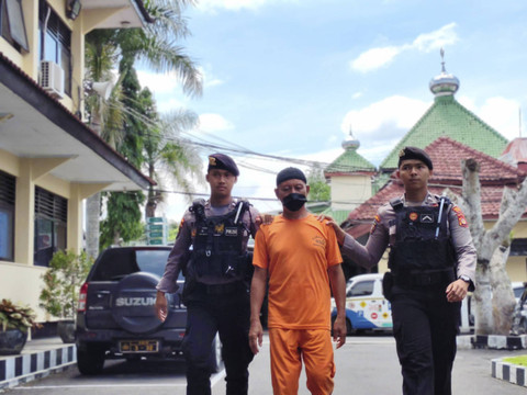 AAS (60) tukang pijat yang cabuli bocah laki-laki 13 tahun di sebuah masjid di Kapanewon Kalasan, Kabupaten Sleman. Foto: Arfiansyah Panji Purnandaru/kumparan