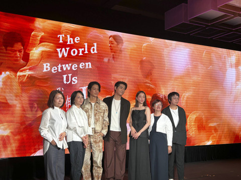 Cast serial The World Between Us II dalam acara Asia TV Forum & Market (ATF) 2024 di Singapura, Kamis (5/12/2024). Foto: Caroline Pramantie/kumparan