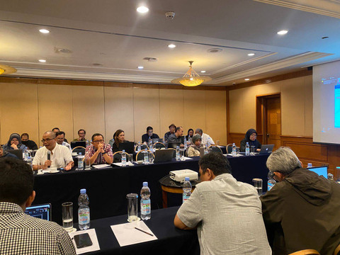 Uji publik pedoman penggunaan kecerdasan buatan pada karya jurnalistik oleh Dewan Pers di Aryaduta, Menteng, Jakarta pada Jumat (6/12). Foto: Abid Raihan/kumparan