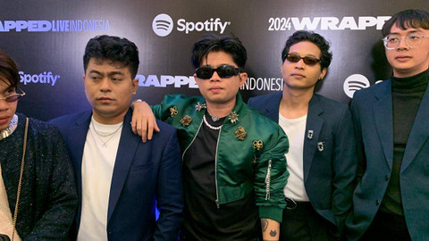 Grup musik Juicy Luicy diumumkan sebagai Indonesia Top Group of 2024 di Spotify Wrapped Live, Kamis (5/12). Foto: Vincentius Mario/kumparan