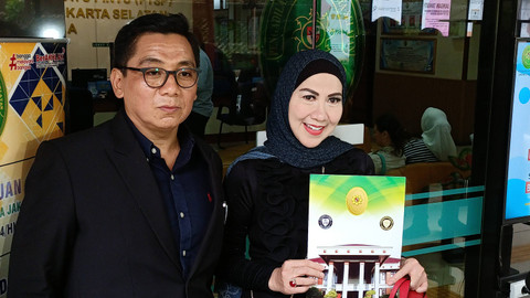 Venna Melinda di Pengadilan Agama Jakarta Selatan, Jumat (6/12). Foto: Aprilandika Pratama/kumparan