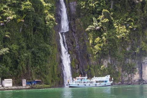Air Terjun Situmurun. Foto: Shutterstock