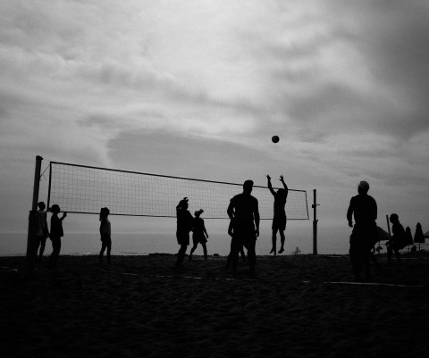 Jelaskan Teknik Dasar Permainan Bola Voli. Sumber Unsplash Dmitry I