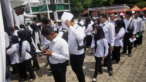 Sejumlah pegawai honorer Pemkot dan Pemprov Sumsel adu nasib dalam seleksi tenaga PPPK yang digelar Badan Kepegawaian Nasional, Sabtu (7/12) Foto: ary/urban id