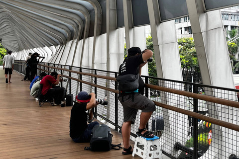 Fotografer di CFD Jakarta, Minggu (8/12/2024). Foto: Rayyan Farhansyah/kumparan