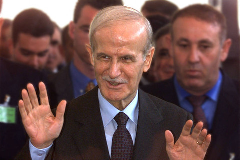 Mantan Presiden Suriah Hafez al-Assad. Foto: REUTERS/Pool AFP