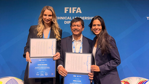 Indra Sjafri lulus dari program FIFA Technical Leadership Diploma yang dilakukan di Zurich, Swiss, pada 2024. Foto: Indra Sjafri