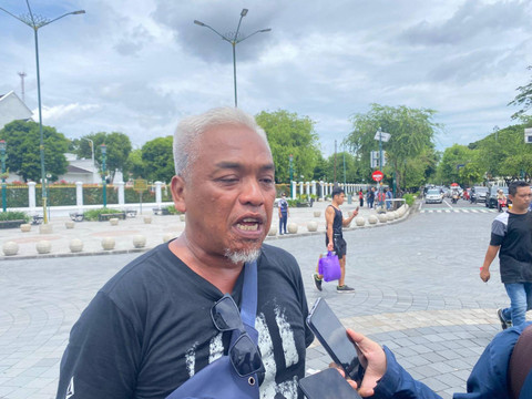 Koordinator Aliansi Santri Jalanan, Indra Ika Putra, dalam demo menolak Gus Miftah mundur dari jabatan Utusan Khusus Presiden, Senin (9/12). Foto: Resti Damayanti/Pandangan Jogja