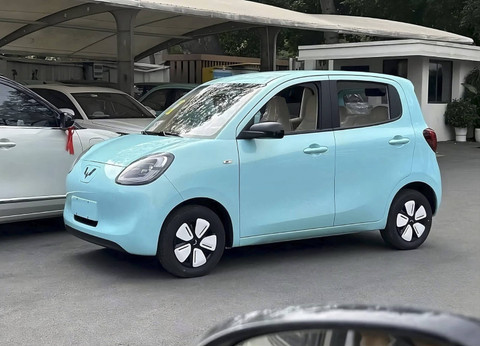 Kembaran mobil listrik Wuling Air EV di pasar China, Wuling Hongguang Mini EV 5-pintu. Foto: Dok. Car News Asia