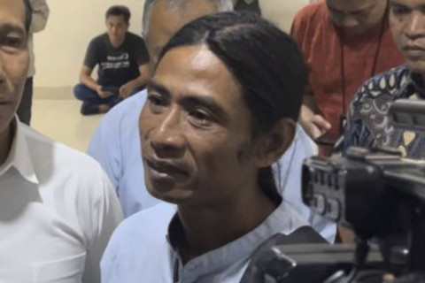 Ayah Gamma Rizkynata Oktavandy (17) yang tewas ditembak polisi, Andi Prabowo (44) hadiri sidang kode etik Aipda Robig Zaenudin, Senin (9/12/2024).   Foto: Intan Alliva Khansa/kumparan