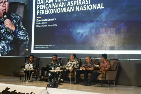 Dirut Bank Mandiri Darmawan Junaidi, dalam acara Bisnis Indonesia Economic Outlook 2025, di Jakarta, Selasa (10/12/2024). Foto: Muhammad Fhandra Hardiyon/kumparan