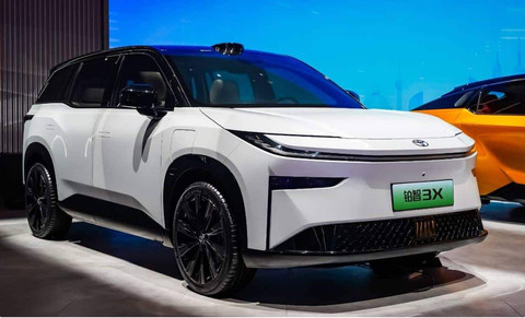 Mobil listrik baru Toyota bZ3X resmi tampil di publik China. Foto: Car News China