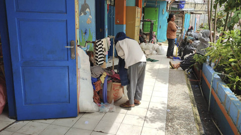Suasana di SDN 09 Kebon Kosong yang dijadikan posko pengungsian warga terdampak kebakaran di Kemayoran, Jakarta Pusat. Foto: Rachmadi Rasyad/kumparan