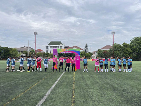 Kalimantan Tengah vs Sulawesi Selatan dalam pertandingan Grup A Piala Pertiwi 2024 di Lapangan Akademi Persija, Pulomas, Jakarta, Rabu (11/12/2024). Foto: Aji Nugrahanto/kumparan