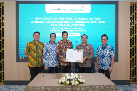 Lembaga Pembiayaan Ekspor Indonesia (/Indonesia Eximbank) memberikan fasilitas kredit modal kerja ekspor senilai Rp300 miliar kepada PT Bio Farma (Persero). Dok: LPEI