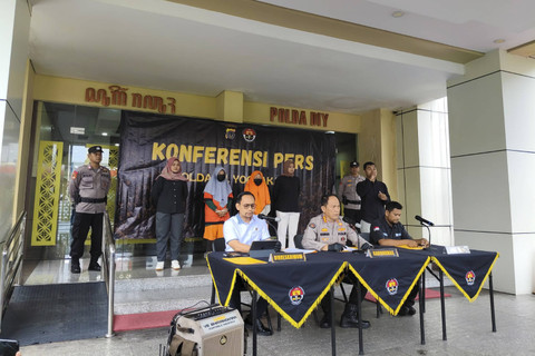Seorang bidan dan pensiunan bidan di Yogya menjual bayi dengan modus adopsi senilai Rp 55 juta ditangkap polisi. Foto: Arfiansyah Panji Purnandaru/kumparan