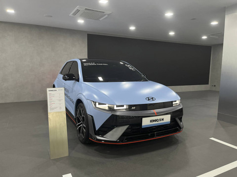 Suasana di fasilitas Hyundai N Brand Experience Center di kawasan SCBD, Jakarta Selatan. Foto: Fitra Andrianto/kumparan