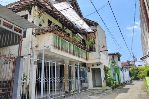 Penampakan rumah bersalin tempat dua bidan menjual bayi dengan modus adopsi di Kemantren Tegalrejo, Kota Yogyakarta. Foto: Arfiansyah Panji Purnandaru/kumparan