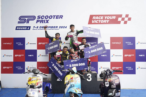 Tiga juara umum telah lahir dari Scooter Prix 2024. Ketiga juara tersebut adalah Putra Purnama Alam, Moch. Nurgianto dan Husna Nugraha. Foto: Dok. Istimewa