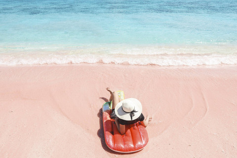 Pantai Pink di Lombok. Foto: Shutterstock