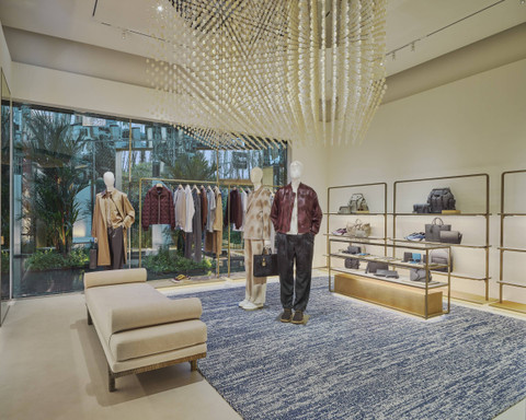 Rumah mode asal Prancis, Christian Dior, membuka gerai bertema Gold House di Bangkok, Thailand. Foto: Dior