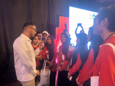 Wakil Menteri Kebudayaan berbincang-bincang dengan peserta Talent Hub. Foto: kumparan