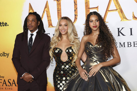 Beyonce, Jay-Z dan Blue Ivy Carter menghadiri pemutaran perdana film ''Mufasa: The Lion King'' di Los Angeles, California, AS (9/12/2024). Foto: Mario Anzuoni/REUTERS