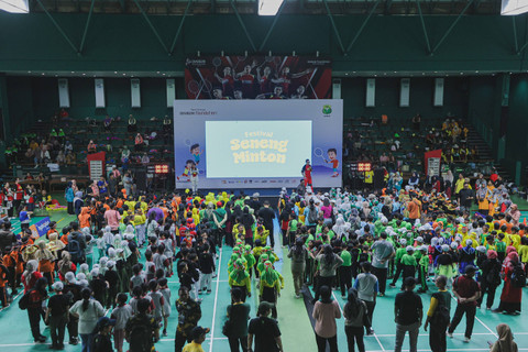 Festival SenengMinton 2024 Seri 2 yang digelar pada 14 dan 15 Desember 2024 di GOR Djarum, Jati, Kudus, Jawa Tengah diikuti oleh 360 siswa kelas 1 hingga kelas 3 dari 24 Sekolah Dasar (SD) dan Madrasah Ibtidaiyah (MI) di Kota Kudus. Foto: Bakti Olahraga Djarum Foundation