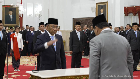 Presiden Prabowo Subianto melantik Pimpinan KPK dan Dewan Pengawas KPK di Instana Negara, Jakarta, Senin (16/12/2024). Foto: YouTube/ Sekretariat Presiden