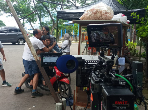 Adul dan Rizky Billar di film Amin Tanpa Iman. Foto: Istimewa. 