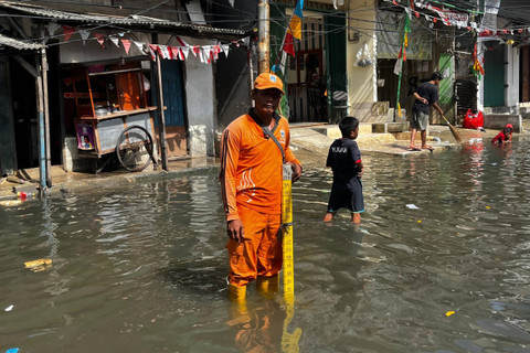 Kondisi banjir rob di Muara Angke, Penjaringan, Jakarta Utara, Rabu (18/12/2024). Foto: Rayyan Farhansyah/kumparan