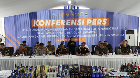 Jumpa pers hasil penindakan Kanwil Bea Cukai Jakarta selama 2024 di Kantor Kanwil Bea Cukai Jakarta, Rabu (19/12/2024). Foto: Jonathan Devin/kumparan