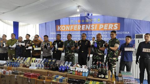 Jumpa pers hasil penindakan Kanwil Bea Cukai Jakarta selama 2024 di Kantor Kanwil Bea Cukai Jakarta, Rabu (19/12/2024). Foto: Jonathan Devin/kumparan