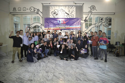 Foto bersama awak kumparan di Pemred Cup 2024 Foto: Syawal Febrian Darisman/kumparan