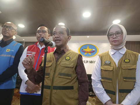 Menteri ESDM Bahlil Lahadalia di Kantor BPH Migas, Jakarta, Kamis (19/12/2024). Foto: Muhammad Fhandra Hardiyon/kumparan