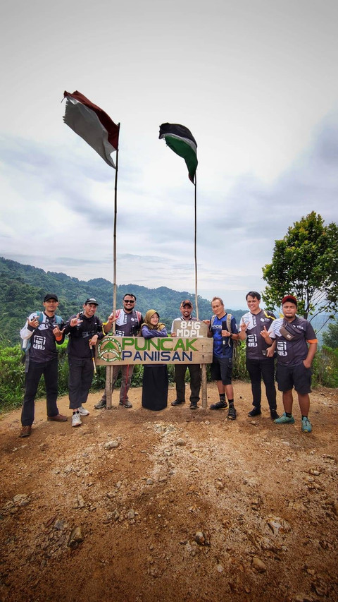 TDA Depok Gelar One Day Hike di Bukit Paniisan Bogor (2)