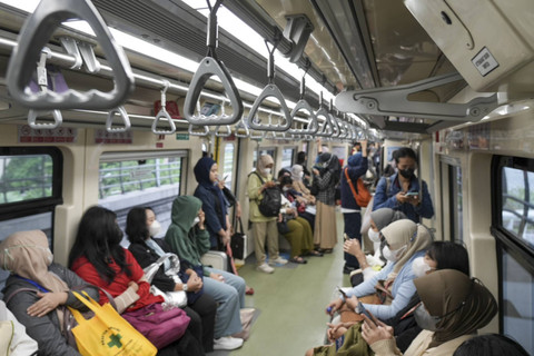 Gerbong khusus wanita di LRT Jabodebek khusus di hari kerja, beroperasi mulai 23 Desember 2024. Foto: Dok. LRT Jabodetabek