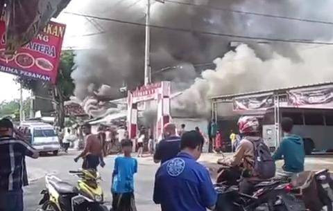 Kebakaran di Jalan Laksamana RE Martadinata, Gang Cendana, Way Tataan, Teluk Betung Timur. | Foto: Dok Istimewa