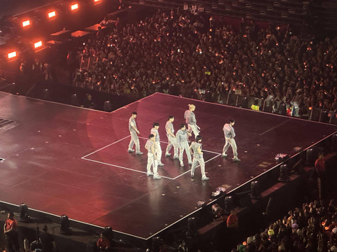 Stray Kids sukses menggelar konsernya yang bertajuk Stray Kids World Tour (dominATE JAKARTA), di Indonesia Arena, GBK, Jakarta Pusat, Sabtu (21/12/2024). Foto: Kartika Pamujiningtyas/kumparan