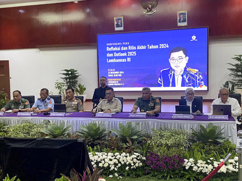 Konferensi Pers Refleksi dan Rilis Akhir Tahun 2024 dan Outlook 2025 Lemhannas RI di Kantor Lemhannas, Jakarta pada Senin (23/12/2024). Foto: Abid Raihan/kumparan