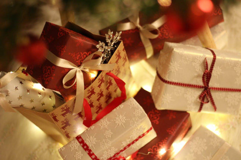 Ilustrasi Kado Natal Unik dan Bermanfaat untuk Orang Terkasih. Foto: Pexels