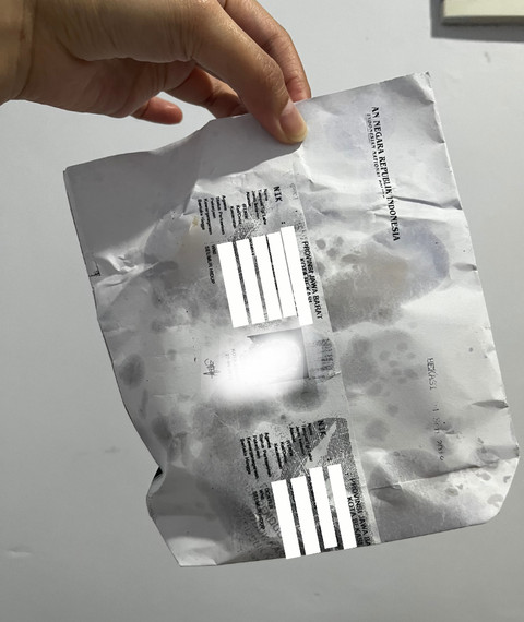 Penampakan bungkus gorengan yang memuat data pribadi. Sumber: Dokumen Pribadi,