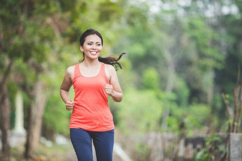 Ilustrasi olahraga lari di sore hari  Foto: Shutterstock