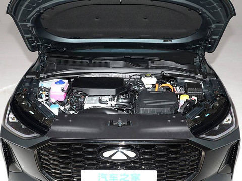 Mobil hybrid Chery Fulwin A8L PHEV (Plug-in Hybrid Electric Vehicle) yang diklaim mampu menjelajah hingga 2.369 kilometer. Foto: Car News China